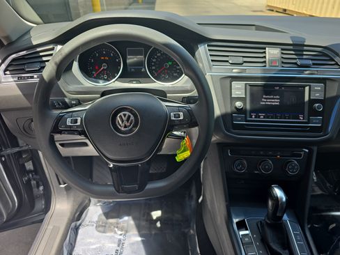 Used 2018 Volkswagen Tiguan S FWD image 16
