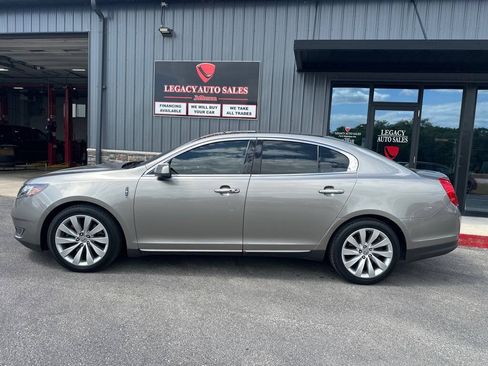 Used 2015 Lincoln MKS FWD image 2