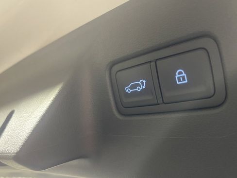 Used 2024 Hyundai Santa Fe Limited image 17