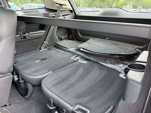 Certified 2024 Volvo XC90 B6 Plus w/ Protection Package Premier AWD/4WD image 17