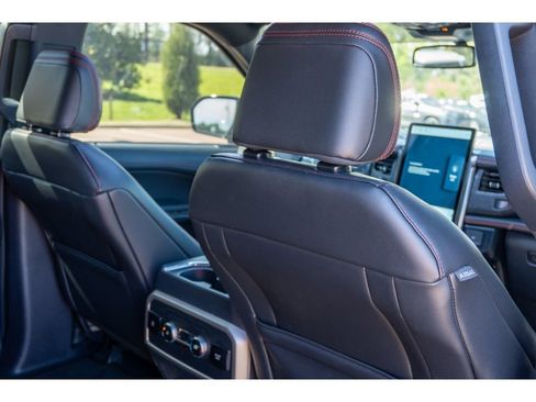 Used 2024 Ford Expedition Limited image 17