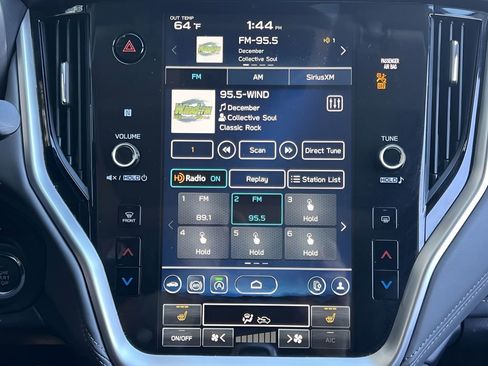 Used 2025 Subaru Outback Onyx Edition image 18