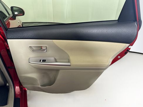 Used 2013 Toyota Prius V Three image 27