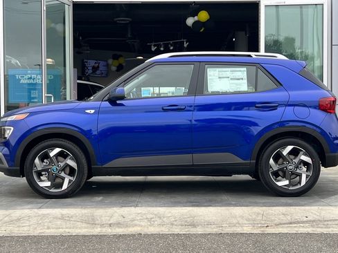 New 2025 Hyundai Venue SEL image 7