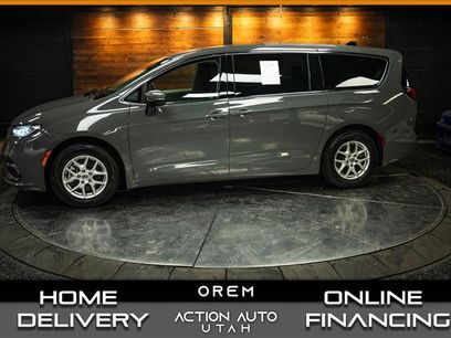Used 2023 Chrysler Pacifica Touring-L