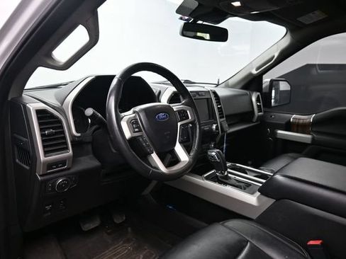 Used 2019 Ford F150 Lariat w/ Equipment Group 502A Luxury AWD/4WD image 12