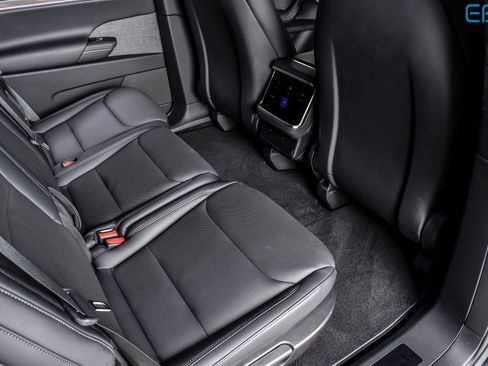 Used 2024 Tesla Model X Base image 23