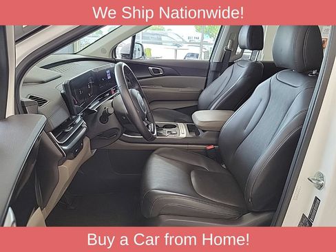 Used 2025 Kia Carnival FWD image 8