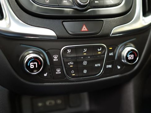 Used 2021 Chevrolet Equinox LT FWD image 15