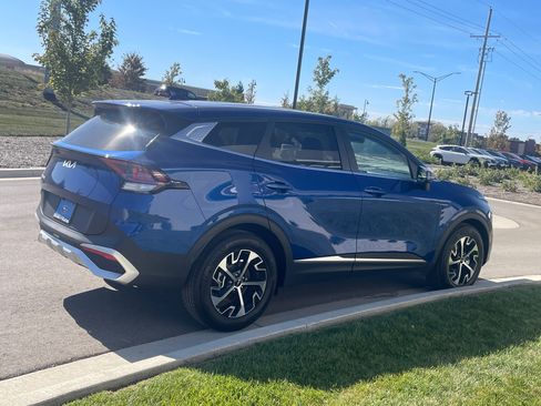 Used 2025 Kia Sportage EX image 10