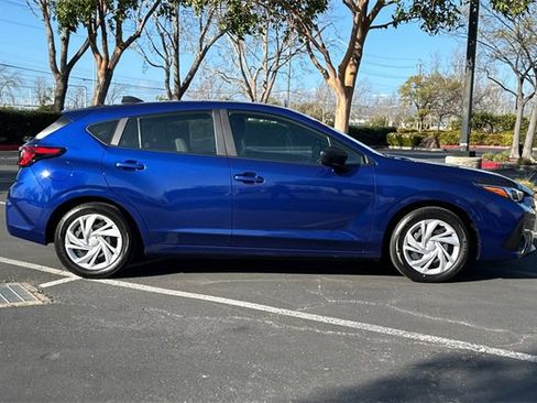 Used 2025 Subaru Impreza 2.0i image 3