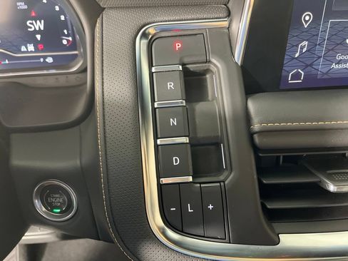 Certified 2022 GMC Yukon AT4 w/ Max Trailering Package AWD/4WD image 36