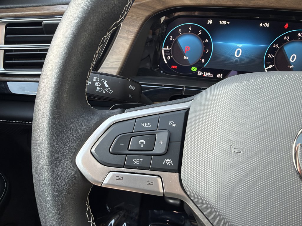 Used 2024 Volkswagen Atlas SE w/ Panoramic Sunroof Package FWD image 32