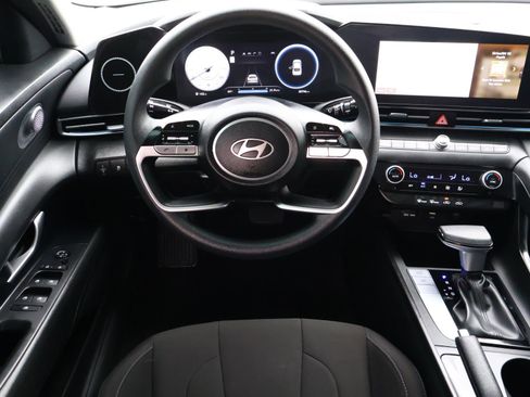 Certified 2024 Hyundai Elantra SEL image 9