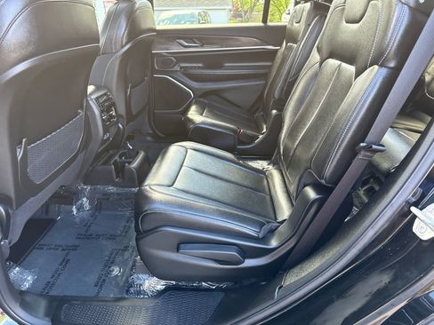 Used 2023 Jeep Grand Cherokee L Limited AWD/4WD image 13