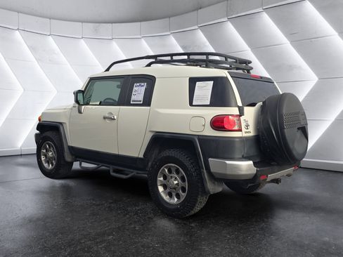 Used 2011 Toyota FJ Cruiser Base image 3