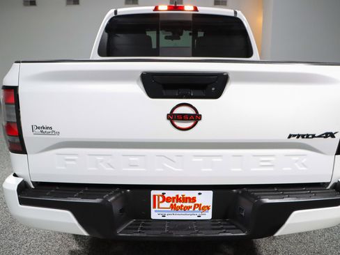 Used 2024 Nissan Frontier PRO-4X w/ Off-Road Protection Package image 8