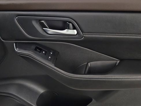 Used 2022 Nissan Rogue SV w/ SV Premium Package image 29