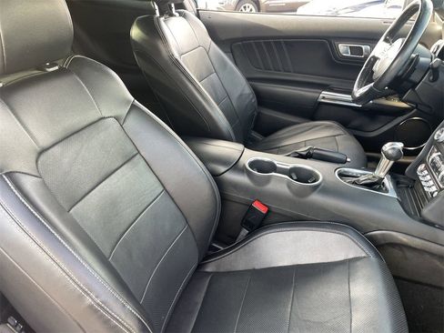 Used 2019 Ford Mustang Premium image 10