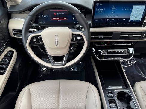 Used 2025 Lincoln Corsair Premiere w/ Equipment Group 101A image 14