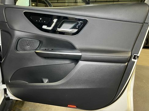 Used 2025 Mercedes-Benz GLC 300 GLC 300 image 11