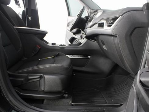 Used 2023 GMC Terrain SLE w/ Driver Convenience Package image 21