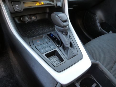 Certified 2024 Toyota RAV4 LE image 25