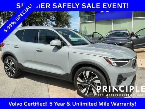 Used 2024 Volvo XC40 B5 Plus AWD/4WD image 1
