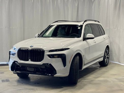 Used 2026 BMW X7 xDrive40i w/ M Sport Package AWD/4WD image 2