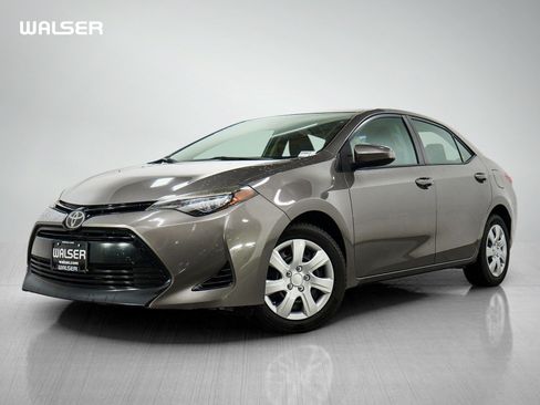 Used 2017 Toyota Corolla LE FWD image 1
