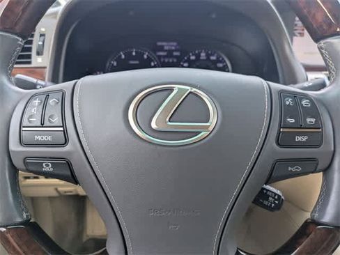 Used 2016 Lexus LS 460 w/ Comfort Package image 22