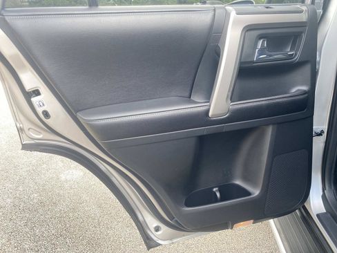 Used 2016 Toyota 4Runner SR5 Premium AWD/4WD image 17