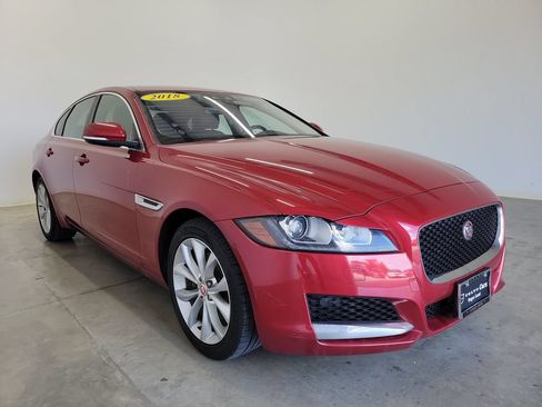 Used 2018 Jaguar XF Premium AWD/4WD image 4