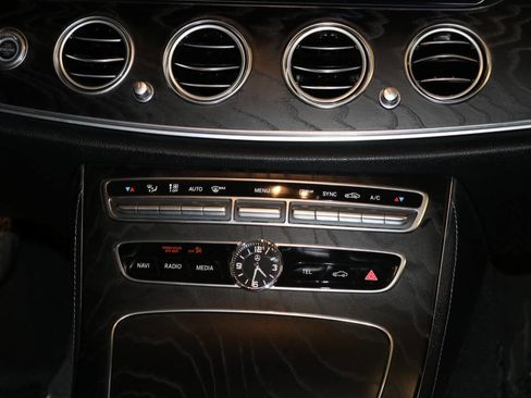 Used 2020 Mercedes-Benz E 350 Sedan image 43