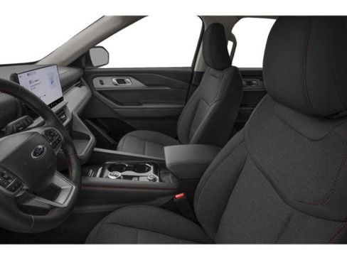 Used 2025 Ford Explorer Active w/ Active Comfort Package AWD/4WD image 8