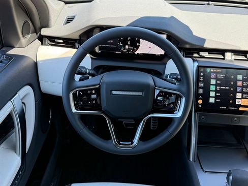 Certified 2025 Land Rover Discovery Sport Dynamic SE image 21