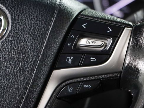 Used 2019 Toyota Land Cruiser image 15