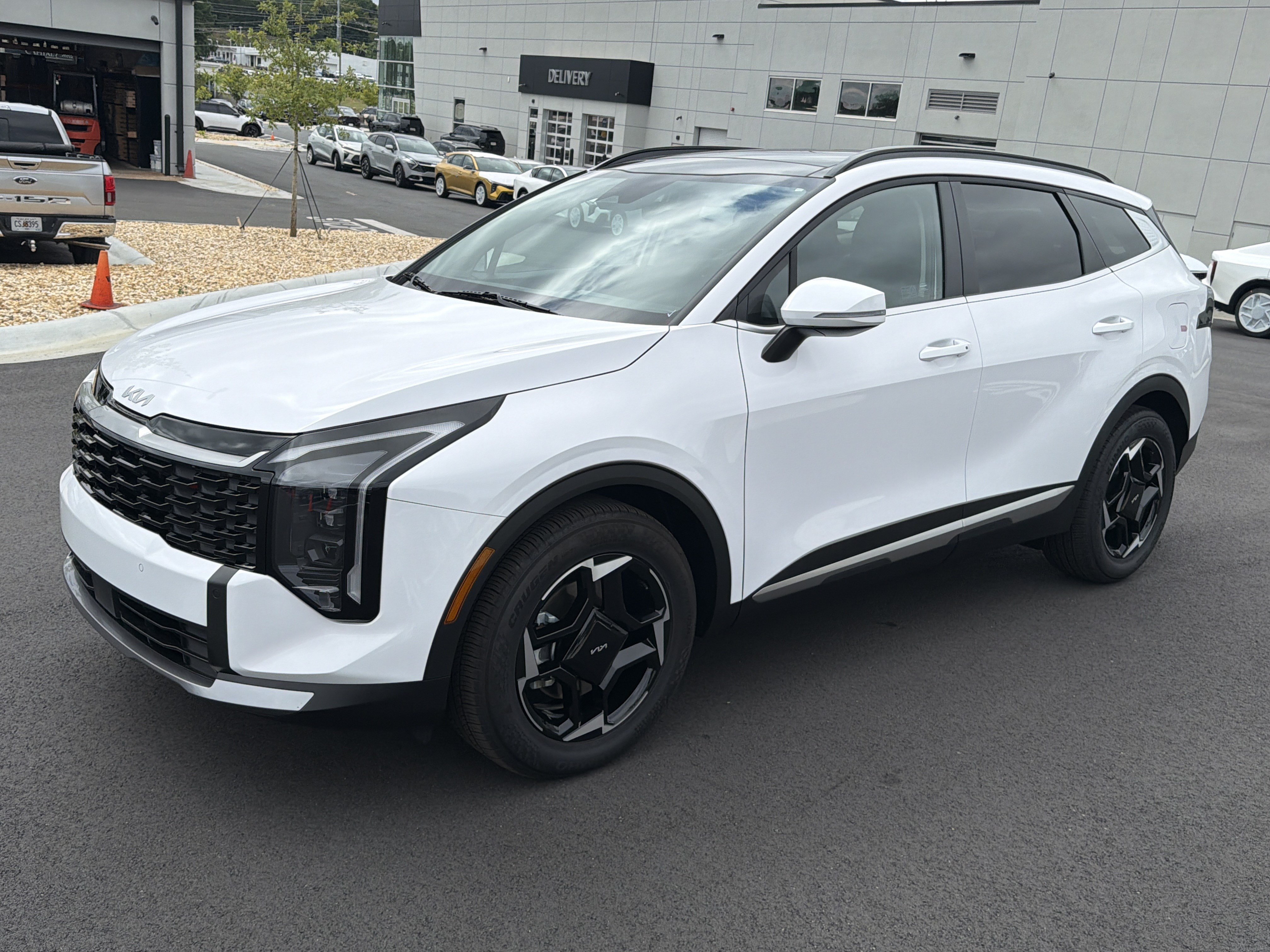 Certified 2026 Kia Sportage EX w/ EX Panorama Roof Package FWD image 3