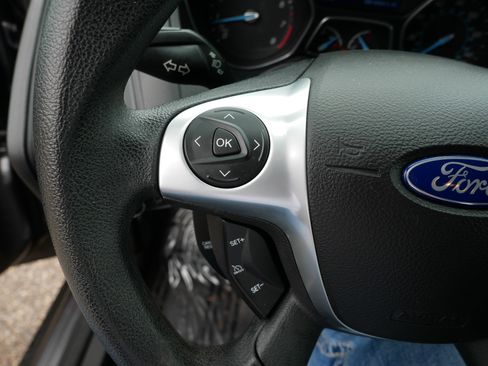 Used 2014 Ford Focus SE w/ SE Winter Package FWD image 27