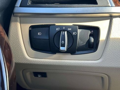 Used 2018 BMW 330e 330e iPerformance 4dr Sedan image 27