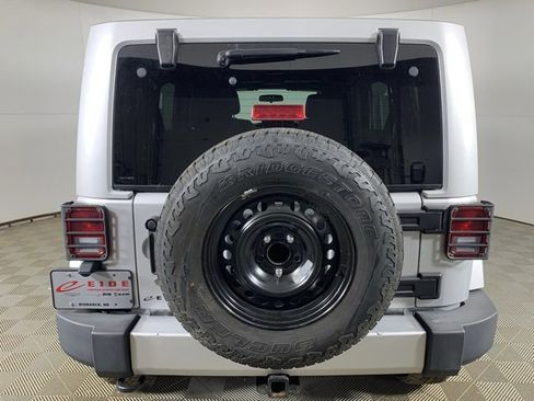 Used 2012 Jeep Wrangler Unlimited Sahara w/ Dual Top Group image 7