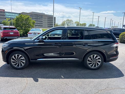 New 2026 Lincoln Aviator AWD image 4
