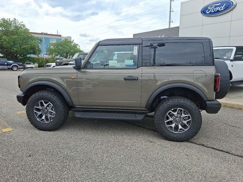 New 2025 Ford Bronco Badlands AWD/4WD image 4