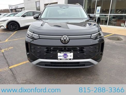 New 2025 Volkswagen Tiguan SE AWD/4WD image 2