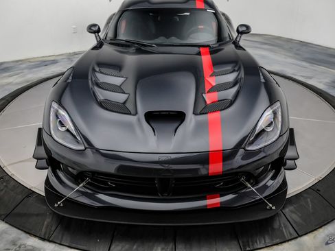 Used 2017 Dodge Viper ACR w/ Extreme Aero Package RWD image 39