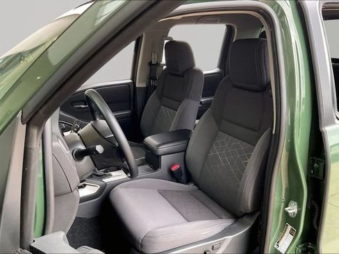 Used 2025 Nissan Frontier SV RWD image 14