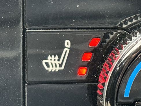 Used 2024 Nissan Pathfinder SL w/ Black Appearance Package image 30