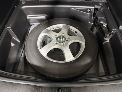 Used 2023 Jeep Grand Cherokee Limited w/ Luxury Tech Group II image 10