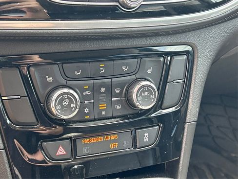 Used 2019 Buick Encore Essence image 29