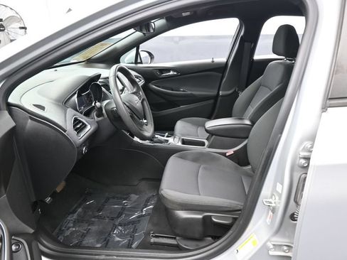 Used 2019 Chevrolet Cruze LT w/ RS Package FWD image 11